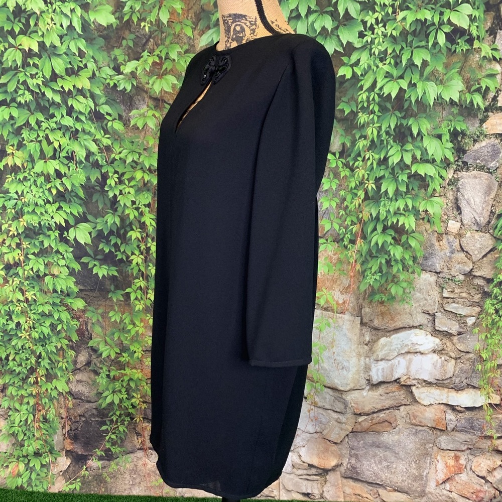 TOM AND LINDA PLATT STUDIO Quiet Luxury Minimalist Elegant Black Dress, 8 - Picture 4 of 11